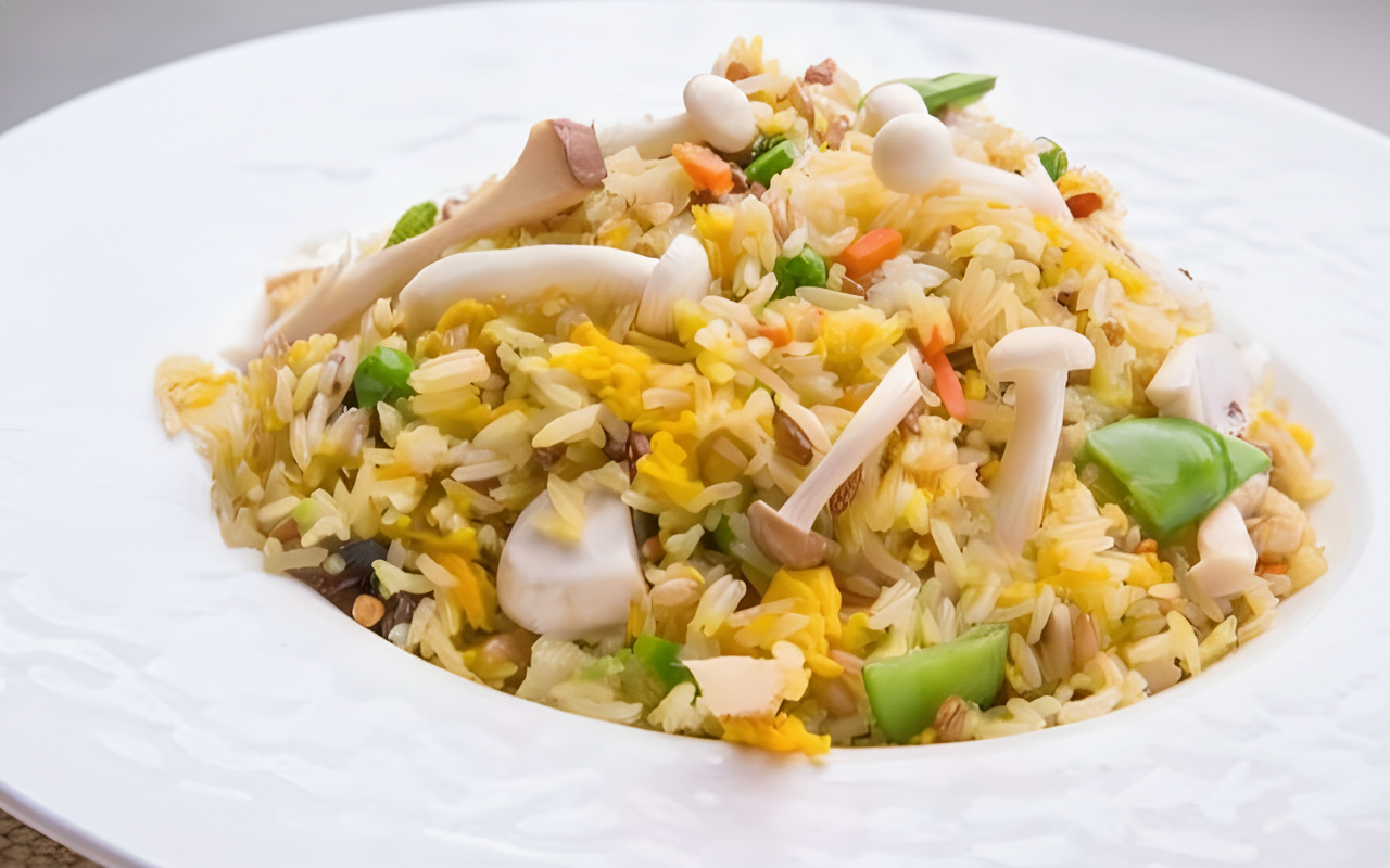 H10. Vegetarian Six Grains Fried Rice with Egg