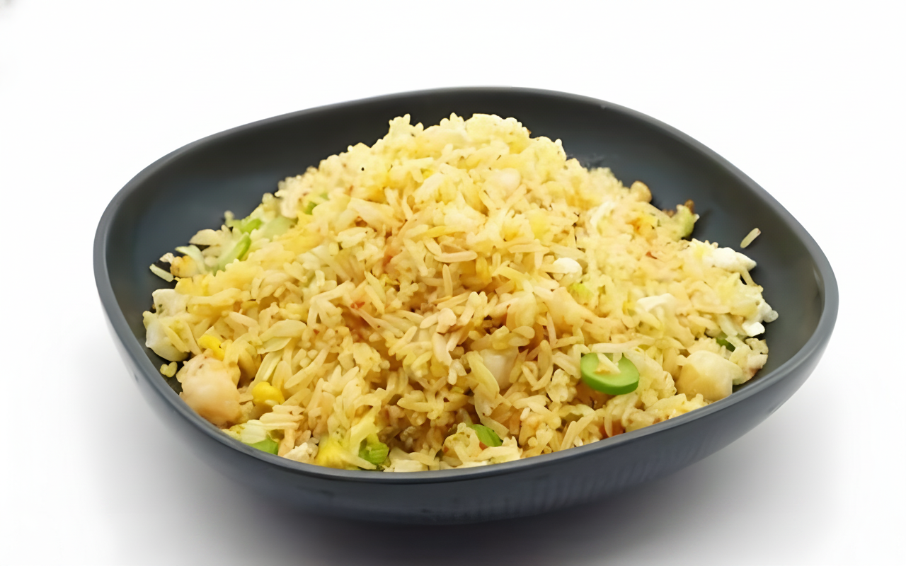 H9. Seafood with Dried Garlic Fried Rice